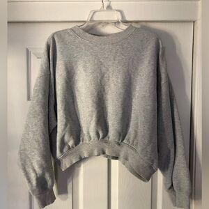 Universal Thread Cropped Light Gray Women's Crew Neck Sweater
